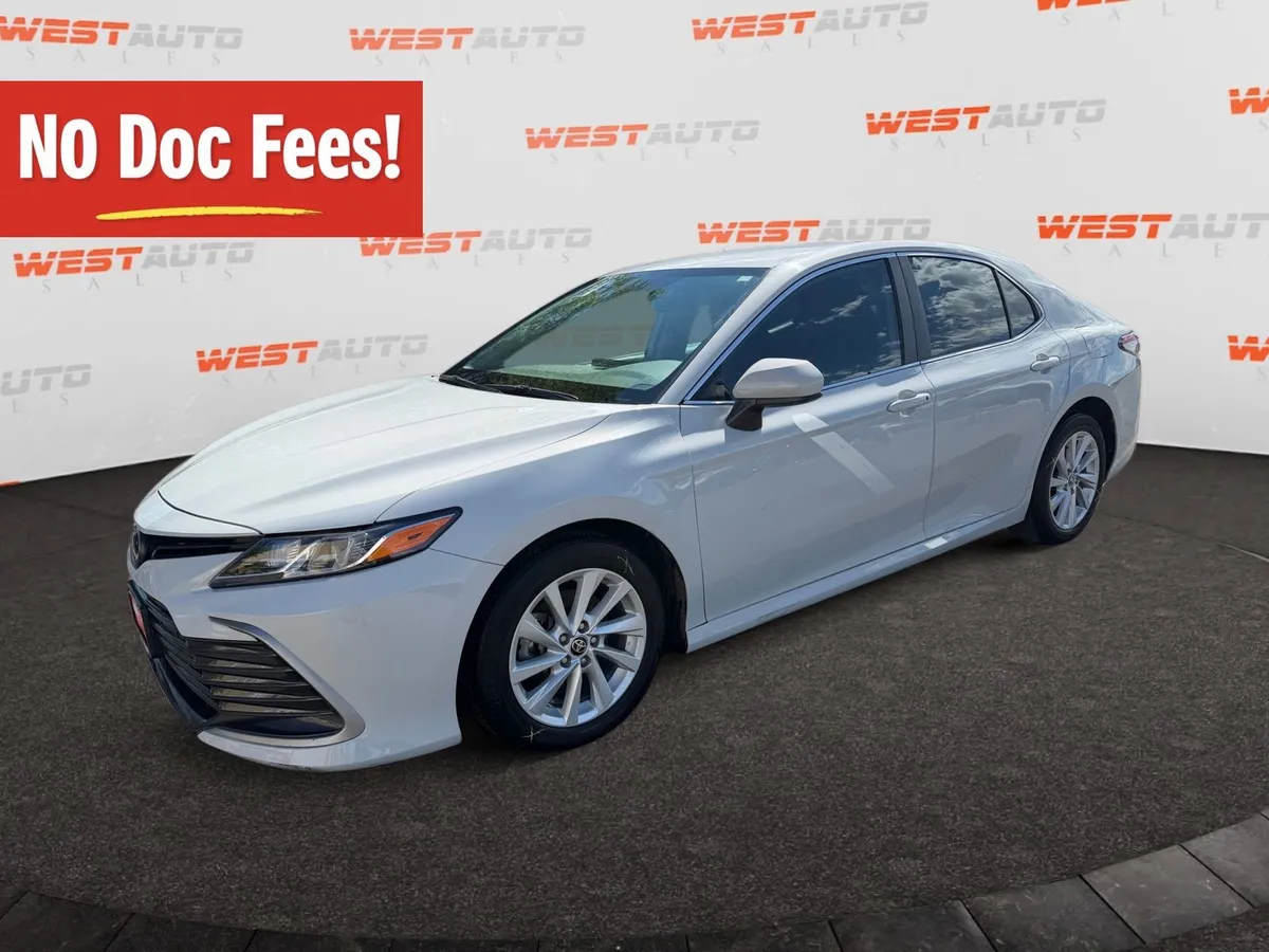 2022 Toyota Camry LE