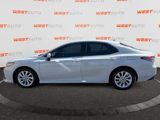 2022 Toyota Camry photo 2