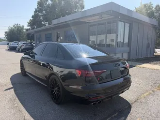 2022 Audi S4 photo 3