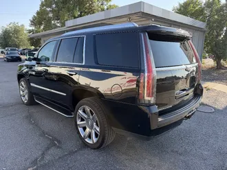 2019 Cadillac Escalade photo 3