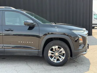 2025 Chevrolet Equinox photo 4