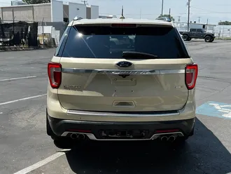 2018 Ford Explorer Platinum photo 6