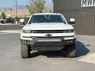2017 Chevrolet Silverado 1500 photo 2
