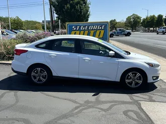2018 Ford Focus photo 2