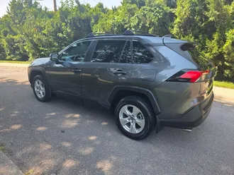 2021 Toyota RAV4 photo 3