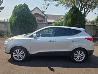 2011 Hyundai Tucson photo 2