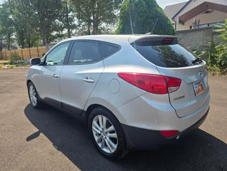 2011 Hyundai Tucson photo 3