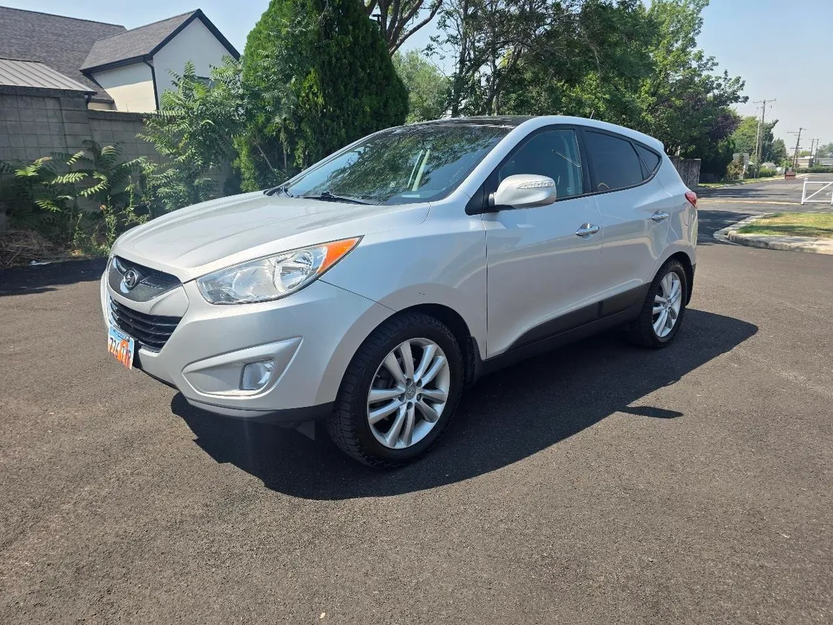 2011 Hyundai Tucson AWD 4dr Auto Limited