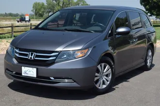 2015 Honda Odyssey photo 2