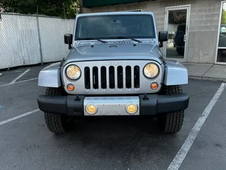 2015 Jeep Wrangler Unlimited Sahara photo 2