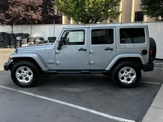 2015 Jeep Wrangler Unlimited Sahara photo 4