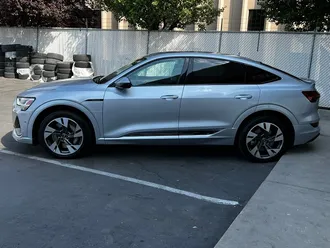 2022 Audi e-tron Sportback quattro Premium S line photo 4