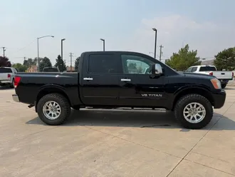 2012 Nissan Titan Crew Cab photo 3