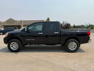 2012 Nissan Titan Crew Cab photo 4