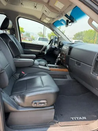 2012 Nissan Titan Crew Cab photo 6