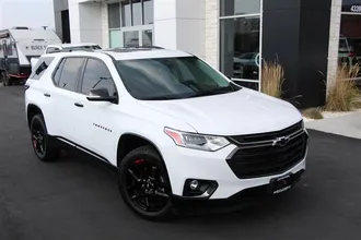 2019 CHEVROLET TRAVERSE photo 2