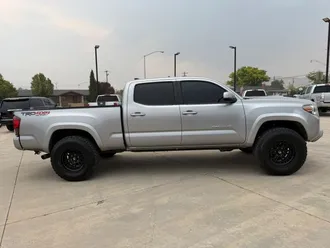 2019 Toyota Tacoma Double Cab photo 4