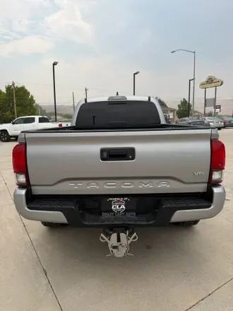 2019 Toyota Tacoma Double Cab photo 6