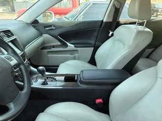2011 Lexus IS photo 3