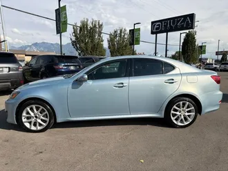 2011 Lexus IS photo 3