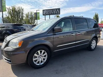 2015 Chrysler Town & Country photo 4