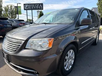 2015 Chrysler Town & Country photo 5