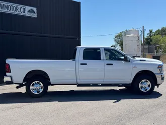 2027 Ram 3500 photo 5
