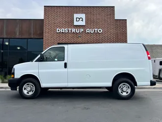 2023 Chevrolet Express Cargo photo 3