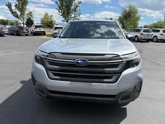 2025 Subaru Forester photo 2