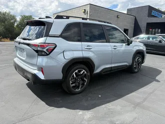 2025 Subaru Forester photo 5