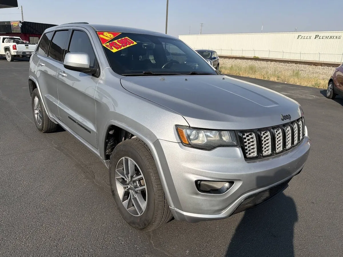 2018 Jeep Grand Cherokee Altitude 4x4 4dr SUV