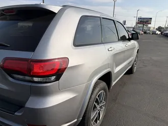 2018 Jeep Grand Cherokee photo 3