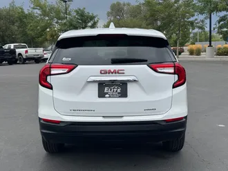 2024 GMC Terrain photo 7