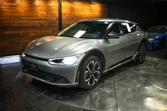 2023 KIA EV6 photo 2