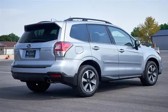 2018 SUBARU FORESTER photo 5