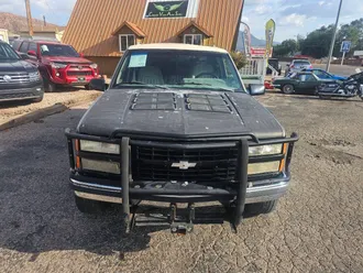 1993 Chevrolet Suburban photo 2