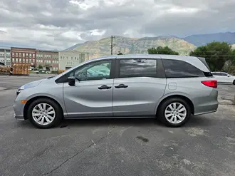 2019 Honda Odyssey photo 2