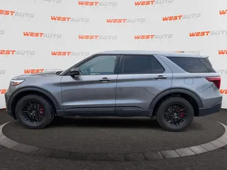 2021 Ford Explorer photo 2