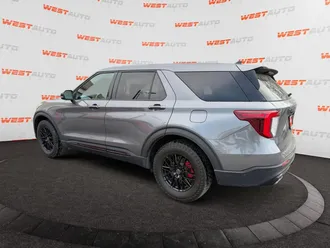 2021 Ford Explorer photo 3