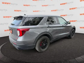 2021 Ford Explorer photo 5