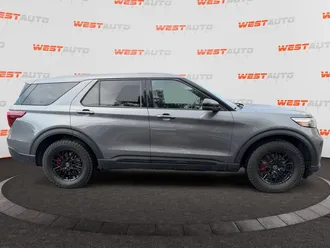 2021 Ford Explorer photo 6