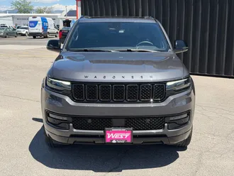 2023 Jeep Wagoneer photo 3