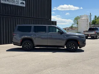 2023 Jeep Wagoneer photo 6