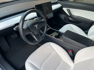 2018 Tesla Model 3 Long Range photo 2