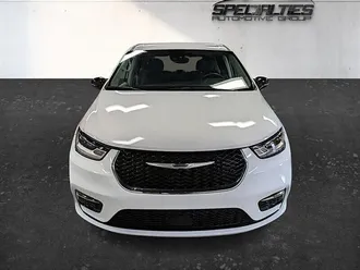 2024 Chrysler Pacifica Touring L photo 6