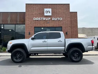 2018 Toyota Tacoma photo 3
