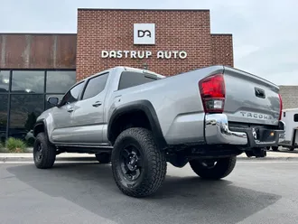 2018 Toyota Tacoma photo 4