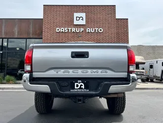 2018 Toyota Tacoma photo 5