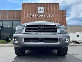 2022 Toyota Sequoia photo 2