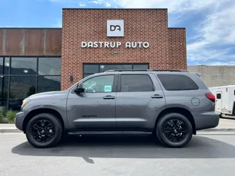 2022 Toyota Sequoia photo 3